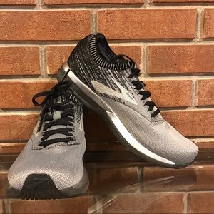 Men’s Brook’s Tennis shoes